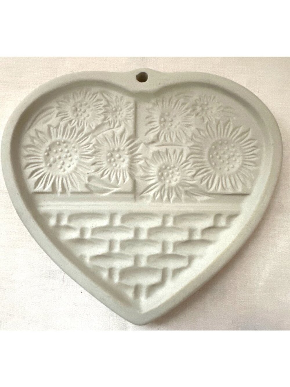 Pampered Chef Heart Cookie Mold Stoneware 1994 USA Decorative Wall Hanging